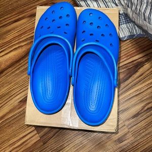 Very nice blue crocs